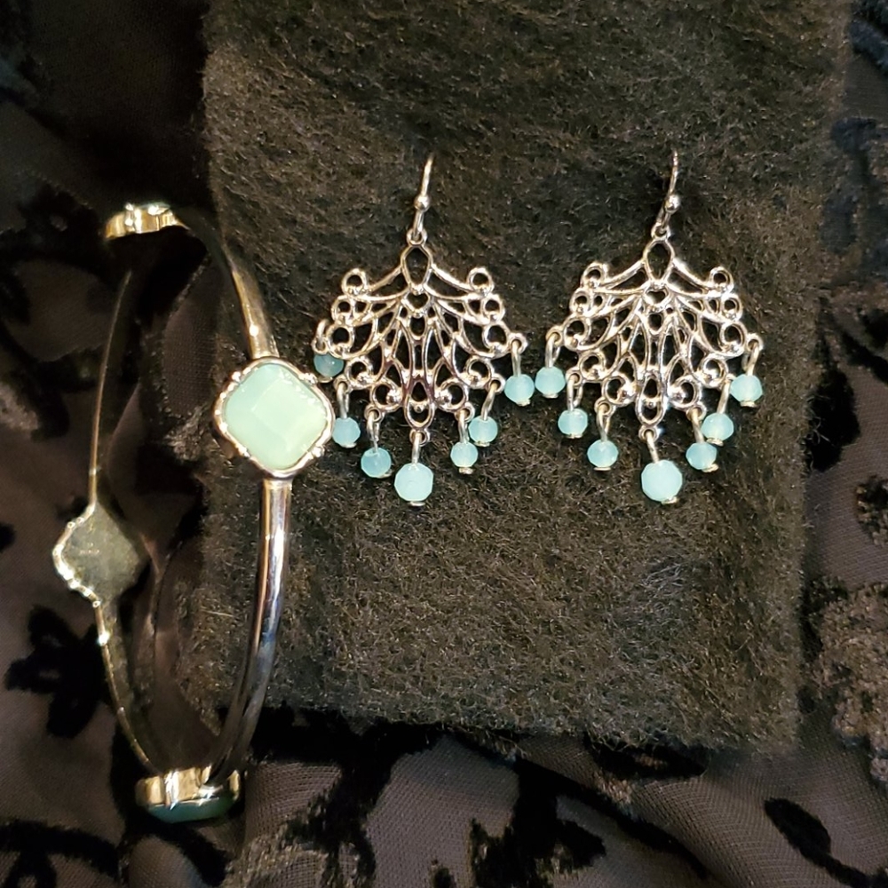 Lia Sophia bracelet and earring set